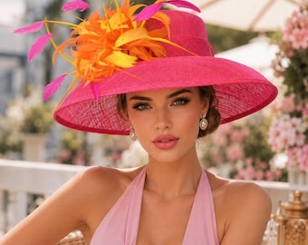 Cappello Kentucky Derby in sinamay fucsia: cappello da chiesa con piume.