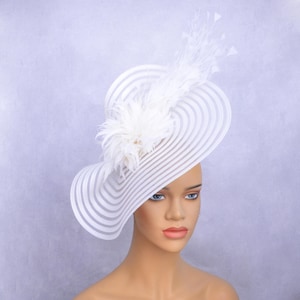 Nuevo sombrero Derby de Kentucky color marfil, fascinador, sombrero para fiesta de té, sombrero de iglesia, copa de Melbourne, sombrero fascinador para almuerzo, regalo, sombrero fascinador de boda.