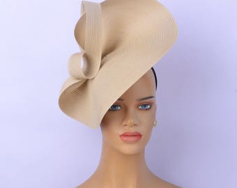 Fascinator viola chiaro, lilla con fiori di seta
