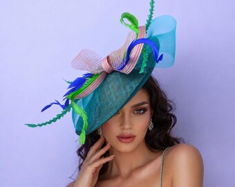 Fascinator de Sinamay Verde: Chapéu para Festa do Chá no Kentucky Derby
