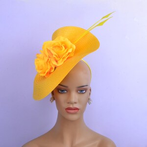 Derby Kentucky jaune : fascinateur floral, serre-tête pour le goûter