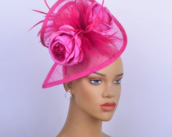 Nouveau fascinateur sinamay fuchsia avec plumes/fleurs en soie, chapeau de fête, chapeau d'église, coupe de Melbourne, Kentucky Derby, chapeau fantaisie, chapeau de mariage.