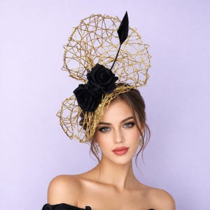Elegante goud-zwarte tovenaar, Kentucky Derby-hoed, Tea Party-zendspoel