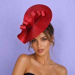 Klarröd Kentucky Derbyhatt: PP-halmbröllopsfascinator