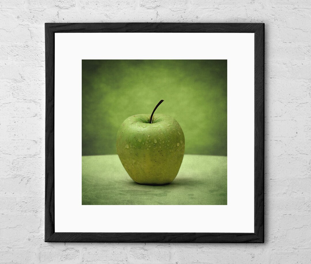 muku　Apple Poster Amazon.com: The Apple Movie Poster (27 x 40 Inches - 69cm x 102cm