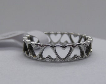 Dainty Love Heart Band Ring, Stackable Love Heart Ring