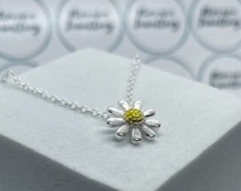 Daisy Necklace, Flower Necklace, Dainty Necklace