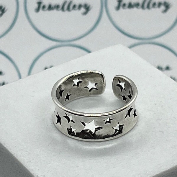 Adjustable Cut-Out Star Ring