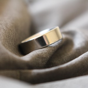Edelstahl-Bandring silberfarben (6 mm breit)