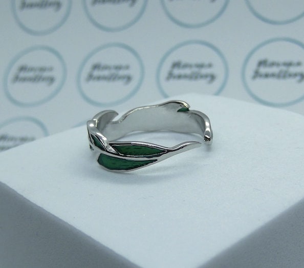 Pair of Adjustable Green Leaf Rings Etsy