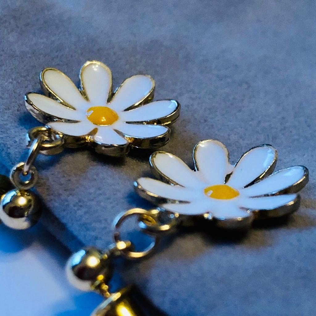 Daisy Earrings Daisy Drop Earrings Daisy Dangle Earrings Etsy