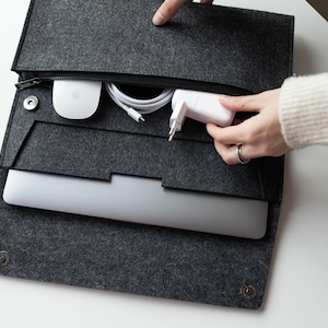 Felt Laptop Sleeve, Notebook Sleeve, Laptop Accessories, Macbook Pro Case, Felt Macbook Sleeve, Employee Appreciation Gift, Office Supplies