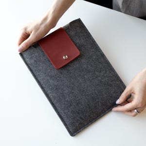 iPad Case, Felt iPad Sleeve, Tech Accessories, iPad Pro Cover, iPad Tablet Sleeve, Tablet Accessories, iPad Air Sleeve, Gift For Friends