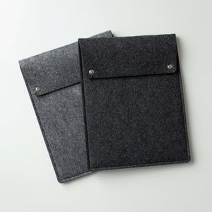 Felt iPad Sleeve, Felt Sleeve iPad Pro M5, Tablet Accessories, iPad Travel Case, iPad M5 Tablet Sleeve, Tech Accessories, Gift For Coworker