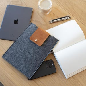 iPad Case, Tablet Felt Cover, Custom iPad Case, Tablet Accessories, Custom iPad Case, Felt iPad Sleeve, Tech Accessories, Gifts For Client