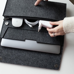 Filz Laptophülle, Notebookhülle, Laptopzubehör, Macbook Pro Hülle, Filz Macbook Hülle, Mitarbeiter-Dankesgeschenk, Bürobedarf