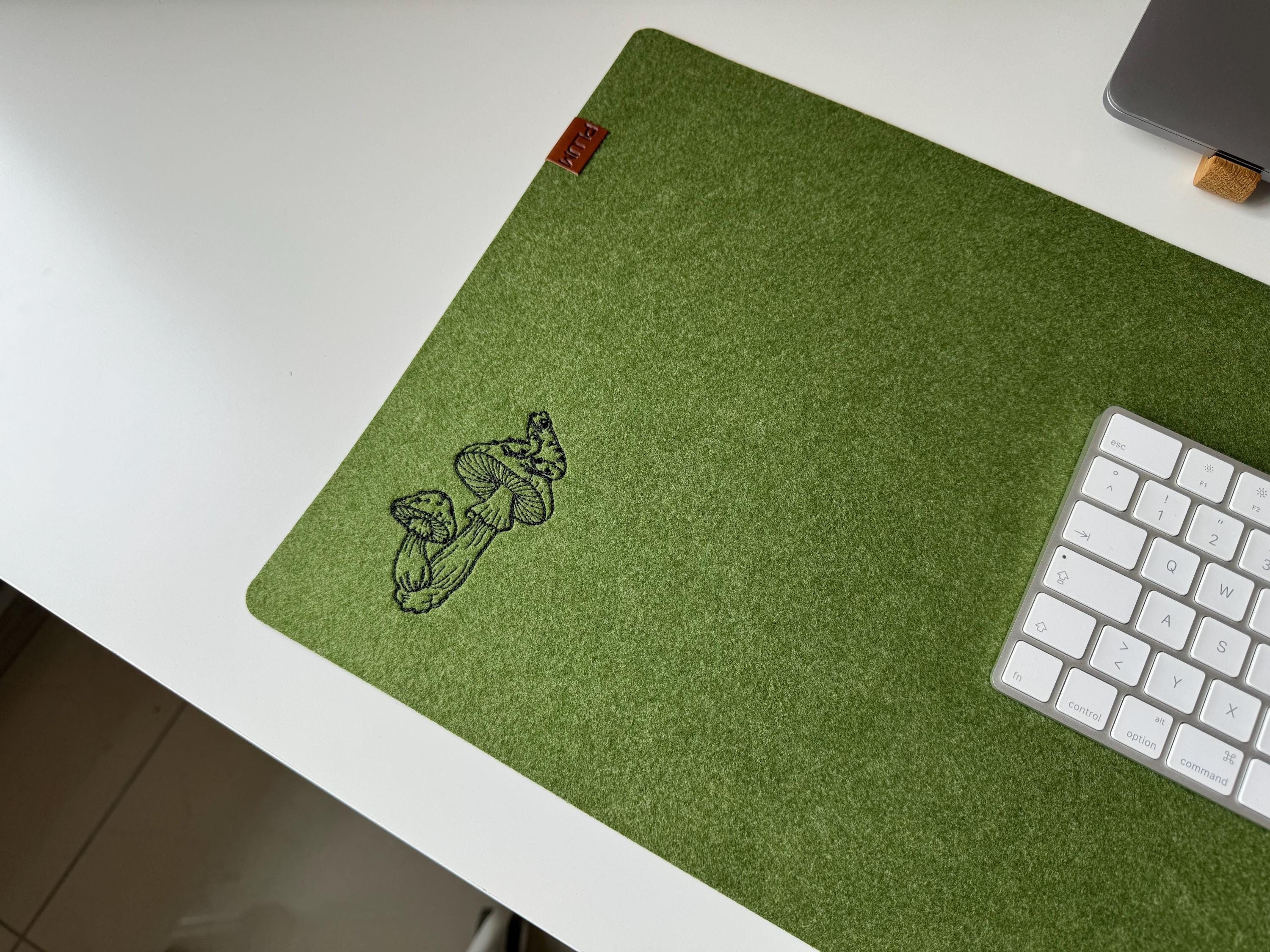 Cottagecore Desk Mat Custom Felt Mouse Pad Green Desk Mat With Frogs Embroidery PC Desk Accessories Cottagecore Decor Cozy Gifts