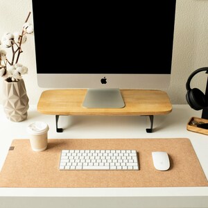 Filz-Schreibtischunterlage, Ästhetische Schreibtischunterlage, Tischmatte, Bürodekoration, Individuelles Mauspad, Tastaturunterlage, Große Schreibtischunterlage, Gemütliches Geschenk für den besten Freund Caramel