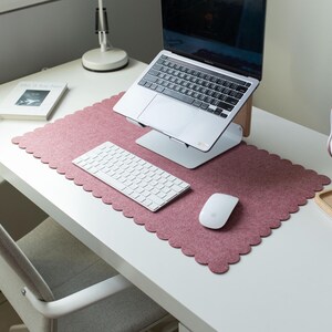 Felt Desk Mat, Scalloped Edges Office Desk Mat, Aesthetic Desk Pad, Christmas Gift For Coworker, Desktop Accessories, Pastel Desk Mat Pink