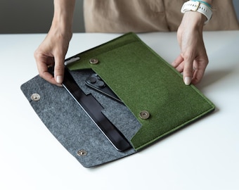 Felt iPad Sleeve with Pencil Holder, Tablet Case, iPad Pro Sleeve,  iPad Accessories, iPad Case, Apple Pencil Case, Gift for Friend