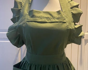 Handmade Khaki Cotton Apron: Retro Victorian Style
