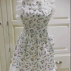 Handgemaakt schort in Victoriaanse stijl: broderiekant, 100% katoen