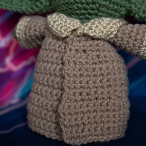 Virkad Baby Yoda Plysch bild 3