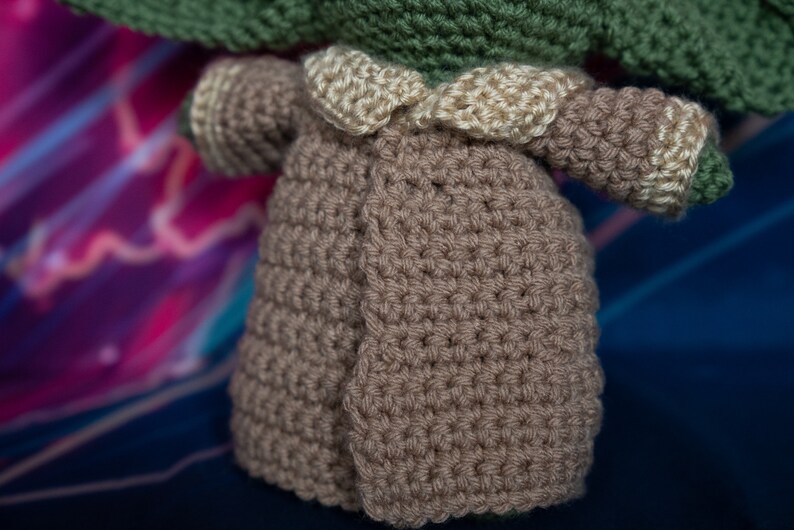 Virkad Baby Yoda Plysch bild 3
