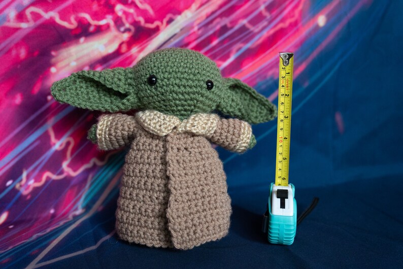 Virkad Baby Yoda Plysch bild 2