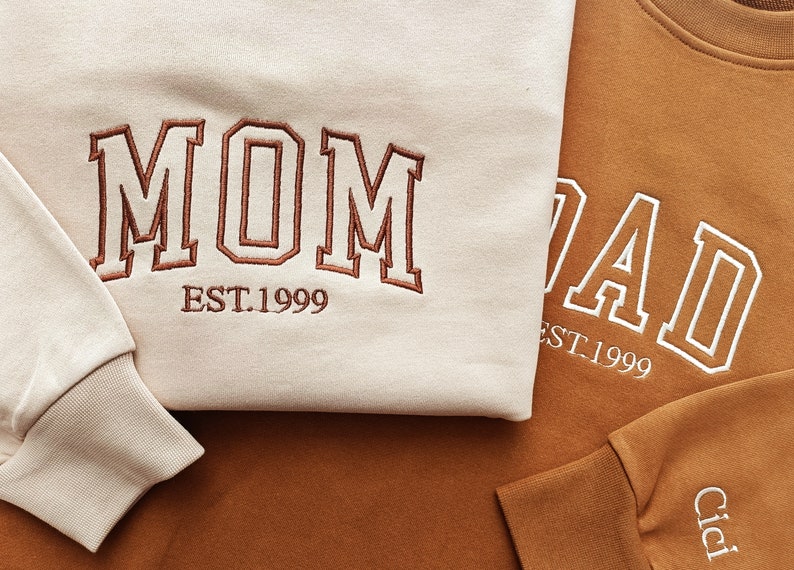 Mom/Dad Embroidered Crewneck Sweatshirt,Pregnancy Announcement,Daddy Mommy to be,Mother's day zdjęcie 5