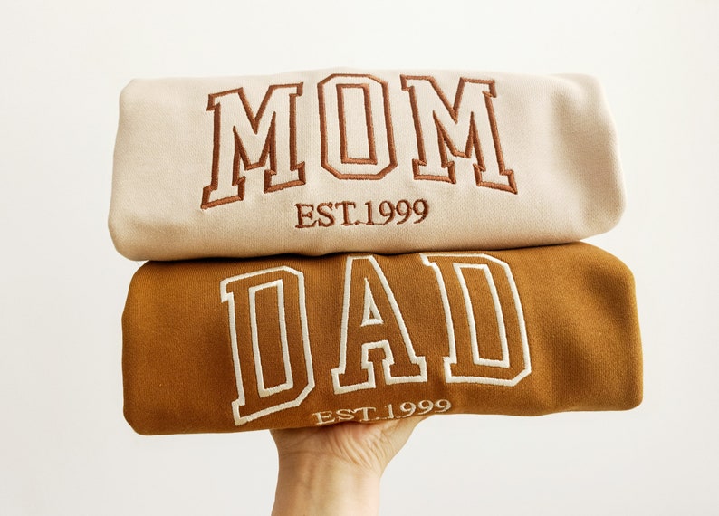 Mom/Dad Embroidered Crewneck Sweatshirt,Pregnancy Announcement,Daddy Mommy to be,Mother's day zdjęcie 6
