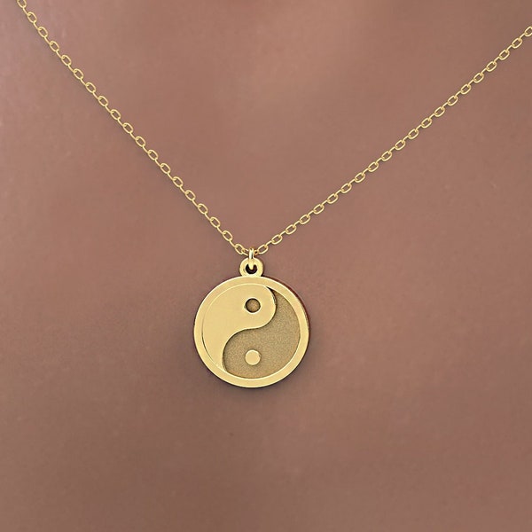 Collier Yin Yang en or massif 14 carats, pendentif Yin Yang personnalisé, pendentif coeur, collier coeur yin yang, cadeau personnalisé pour elle