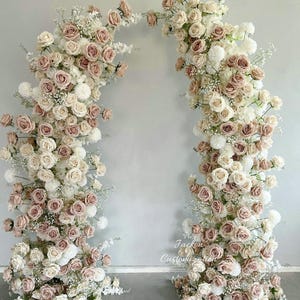 Dusky Pink Blumenbogen Arrangement, Hochzeit Zeremonie Hintergrund