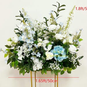 Blanc bleu printemps mariage allée fleur fleurs artificielles coureur extérieur pelouse mariage fond décor floral saint valentin pièce maîtresse
