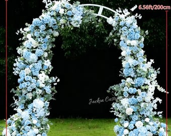 Flores para arco de boda en azul y blanco, fondo de rosas e hortensias artificiales