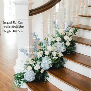Fleur d&#39;escalier blanc bleu clair, Fleurs pour tapis d&#39;allée pour mariage, Fleur de sol, Composition florale pour sol, Décoration d&#39;autel, Pommeau de douche nuptiale, fleur de table