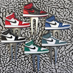 Outil de réparation pour chaussures de golf haut de gamme Air Jordan 1 High Inspired Sneakers Choisissez parmi 6 styles de coloris Tout neuf à l'arrivée image 2