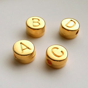 Perles lettres en métal plaqué or, A-Z, une ou plusieurs perles, 7 mm