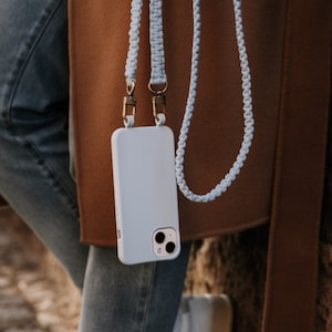 Étui pour téléphone portable HEAVEN BLUE avec sangle pour téléphone portable macramé SKY (chaîne de téléphone portable boho, chaîne de téléphone portable en macramé, sangle avec mousquetons, cordon avec mousquetons)