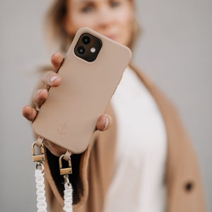 Étui pour téléphone portable BEIGE avec sangle pour téléphone portable macramé NATURE (chaîne de téléphone portable boho, chaîne de téléphone portable en macramé, sangle avec mousquetons, cordon avec mousquetons)