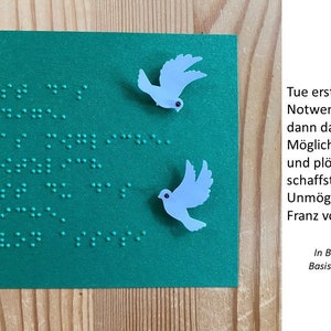 Braille-/Blindenschrift (Basis) Spruchkarte: "Tue erst Notwendige, dann...", Franz von Assisi, taktile Karte, 3D Tauben, für Blinde