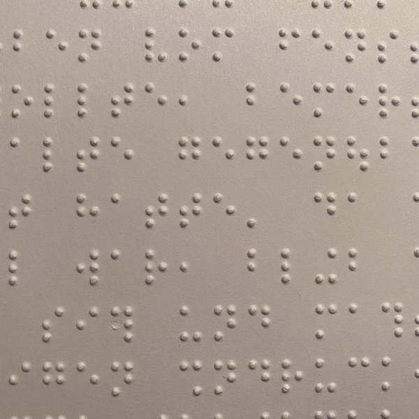 Braille/Blindenschrift Text nach Wahl: Brief, Gedicht, ... , 1 Din A4 Seite, auf weißes Papier 200g/m2, für Blinde/Sehbehinderte