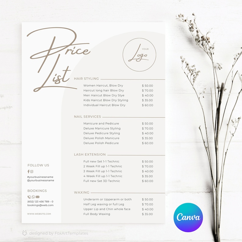 Op de afbeelding: Een beige prijslijst met een logo, met haarstyling, nagelservices, wimperverlengingen en waxen. De tekst bevat prijzen in euro's. Een takje gedroogde bloemen staat rechts.