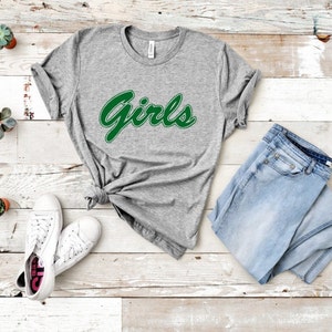 フレンズの女の子のシャツ、レイチェルの緑のシャツ、モニカ・ゲラーのシャツ、かわいいグラフィックTシャツ、フレンズのシャツ