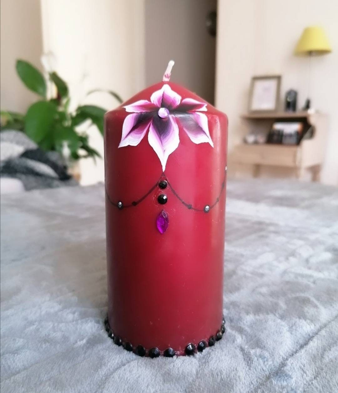 Bougie Shabby Chic et Romantique de Décoration, Bordeaux, avec Fleurs Strass