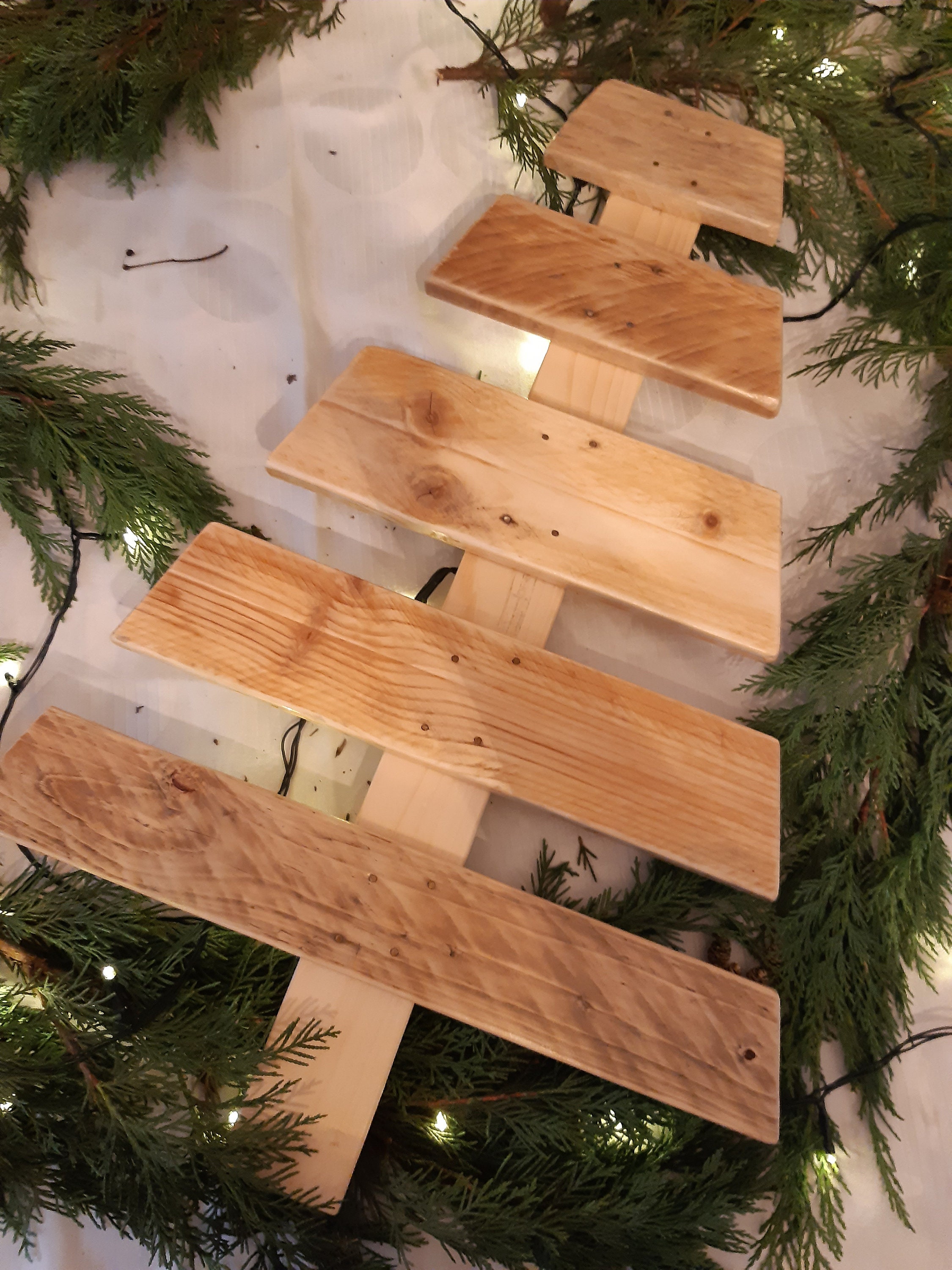 Grand Sapin Mural en Bois de Palette