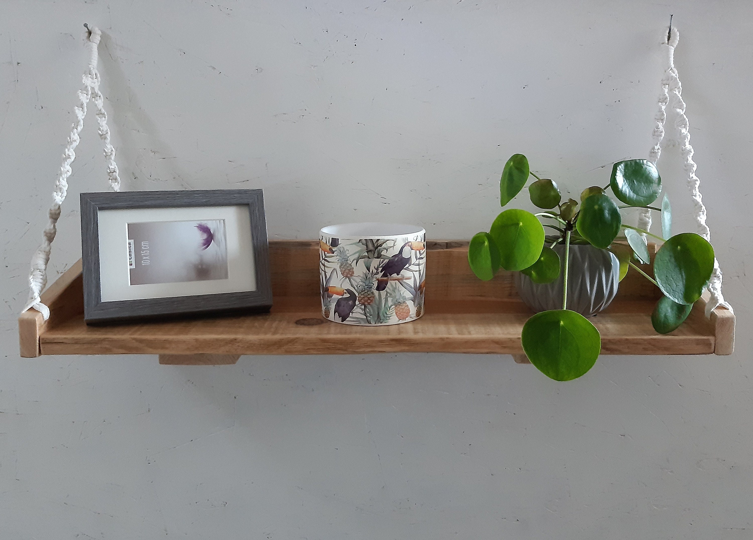 Etagère Suspendue à Rebords E, Bois de Palette et Macramé Coton Originale