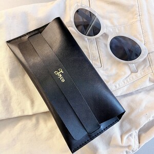 Estojo de óculos de sol personalizado, estojo de óculos minimalista, estojo de óculos de couro ecológico personalizado, carteira de óculos vegana, presente para avós