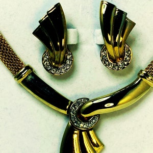 Vintage - Gold tone mesh and clip-on earring set