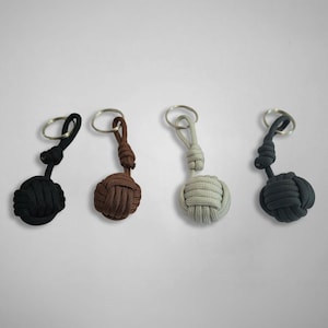 Monkey Fist Keychain - Multicolored Paracord (Black, Brown)